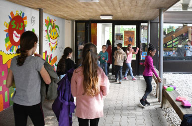 Bilder Schulgelände Lindachschule Jesingen