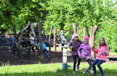 Bilder Schulgelände Lindachschule Jesingen